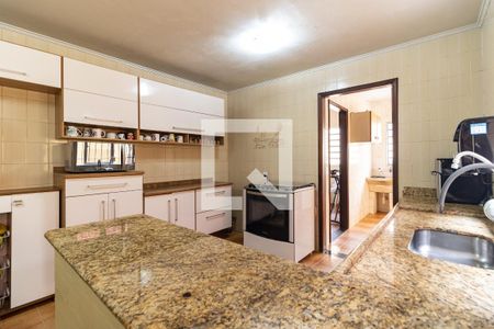 Casa à venda com 167m², 4 quartos e 4 vagas Casa à venda com 167m², 4 quartos e 4 vagasCozinha