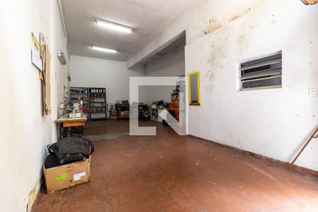 Casa à venda com 167m², 4 quartos e 4 vagas Casa à venda com 167m², 4 quartos e 4 vagasSalão
