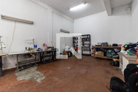 Casa à venda com 167m², 4 quartos e 4 vagas Casa à venda com 167m², 4 quartos e 4 vagasSalão