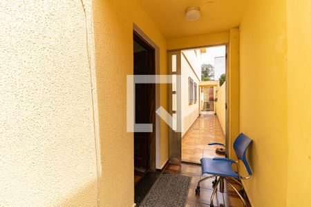 Casa à venda com 167m², 4 quartos e 4 vagas Casa à venda com 167m², 4 quartos e 4 vagasEntrada