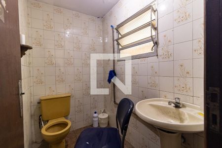 Casa à venda com 167m², 4 quartos e 4 vagas Casa à venda com 167m², 4 quartos e 4 vagasBanheiro do Salão