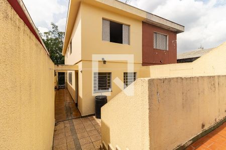 Casa à venda com 167m², 4 quartos e 4 vagas Casa à venda com 167m², 4 quartos e 4 vagasQuintal