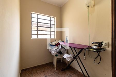 Casa à venda com 167m², 4 quartos e 4 vagas Casa à venda com 167m², 4 quartos e 4 vagasQuarto de Serviço