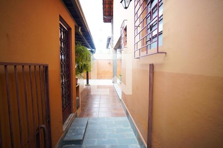 Casa à venda com 398m², 4 quartos e 5 vagasCorredor