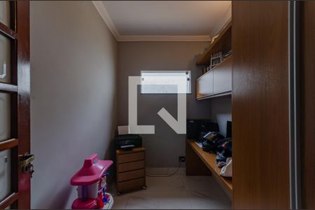 Casa à venda com 355m², 4 quartos e 4 vagas Casa à venda com 355m², 4 quartos e 4 vagasEscritório