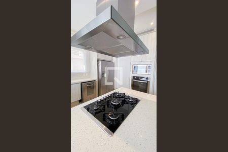 Casa à venda com 560m², 6 quartos e 25 vagas Casa à venda com 560m², 6 quartos e 25 vagasCozinha