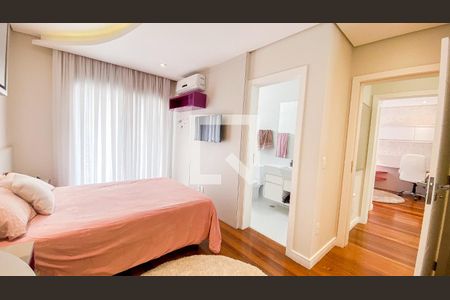 Casa à venda com 560m², 6 quartos e 25 vagas Casa à venda com 560m², 6 quartos e 25 vagasSuíte 3