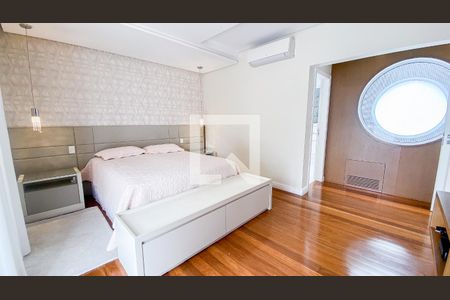 Casa à venda com 560m², 6 quartos e 25 vagas Casa à venda com 560m², 6 quartos e 25 vagasSuíte 1