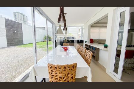 Casa à venda com 560m², 6 quartos e 25 vagas Casa à venda com 560m², 6 quartos e 25 vagasVaranda gourmet