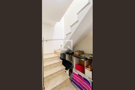 Casa à venda com 560m², 6 quartos e 25 vagas Casa à venda com 560m², 6 quartos e 25 vagasCasa 2 Escada