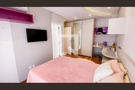 Casa à venda com 560m², 6 quartos e 25 vagas Casa à venda com 560m², 6 quartos e 25 vagasSuíte 3