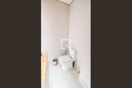 Casa à venda com 560m², 6 quartos e 25 vagas Casa à venda com 560m², 6 quartos e 25 vagasLavabo