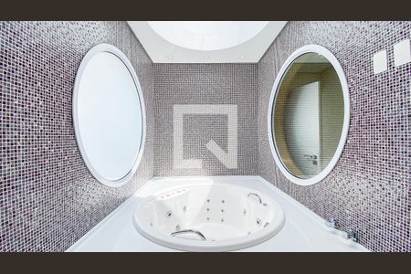 Casa à venda com 560m², 6 quartos e 25 vagas Casa à venda com 560m², 6 quartos e 25 vagasBanheiro da Suíte 1