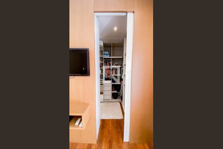 Casa à venda com 560m², 6 quartos e 25 vagas Casa à venda com 560m², 6 quartos e 25 vagasCloset da suíte 1