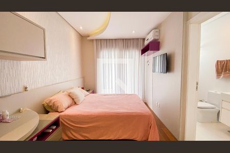 Casa à venda com 560m², 6 quartos e 25 vagas Casa à venda com 560m², 6 quartos e 25 vagasSuíte 3