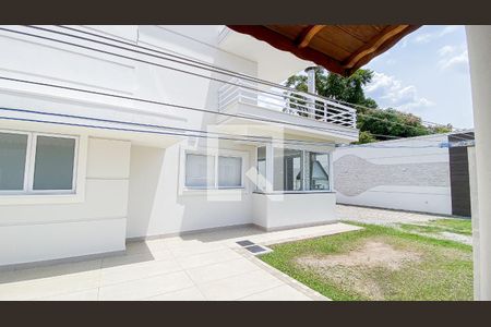 Casa à venda com 560m², 6 quartos e 25 vagas Casa à venda com 560m², 6 quartos e 25 vagasQuintal