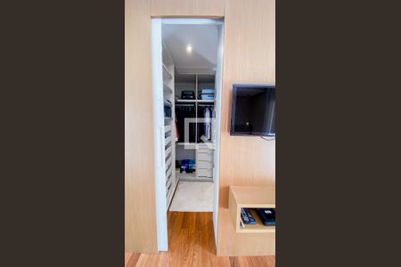 Casa à venda com 560m², 6 quartos e 25 vagas Casa à venda com 560m², 6 quartos e 25 vagasCloset da suíte 1