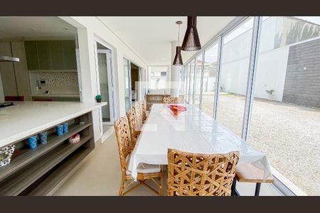 Casa à venda com 560m², 6 quartos e 25 vagas Casa à venda com 560m², 6 quartos e 25 vagasVaranda gourmet