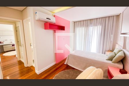 Casa à venda com 560m², 6 quartos e 25 vagas Casa à venda com 560m², 6 quartos e 25 vagasSuite 4