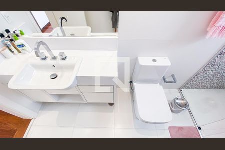 Casa à venda com 560m², 6 quartos e 25 vagas Casa à venda com 560m², 6 quartos e 25 vagasBanheiro da Suíte 4