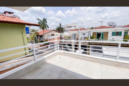 Casa à venda com 560m², 6 quartos e 25 vagas Casa à venda com 560m², 6 quartos e 25 vagasVaranda Suíte 3