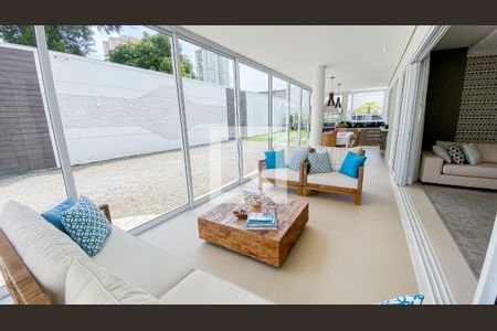 Casa à venda com 560m², 6 quartos e 25 vagas Casa à venda com 560m², 6 quartos e 25 vagasVaranda gourmet