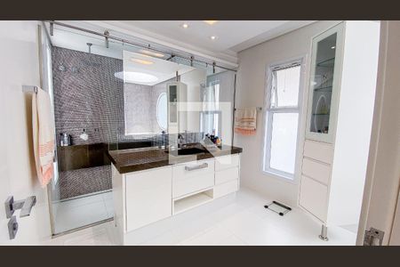 Casa à venda com 560m², 6 quartos e 25 vagas Casa à venda com 560m², 6 quartos e 25 vagasBanheiro da Suíte 1