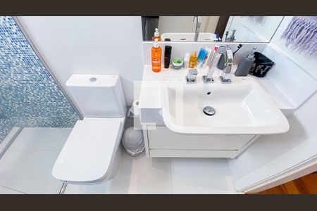 Casa à venda com 560m², 6 quartos e 25 vagas Casa à venda com 560m², 6 quartos e 25 vagasBanheiro da Suíte 2