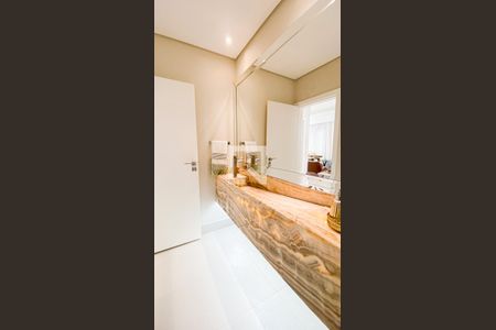 Casa à venda com 560m², 6 quartos e 25 vagas Casa à venda com 560m², 6 quartos e 25 vagasLavabo