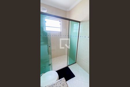 Casa à venda com 560m², 6 quartos e 25 vagas Casa à venda com 560m², 6 quartos e 25 vagasCasa 2 - Banheiro da Suite