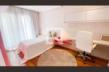 Casa à venda com 560m², 6 quartos e 25 vagas Casa à venda com 560m², 6 quartos e 25 vagasSuite 4