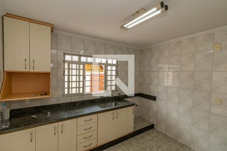 Casa à venda com 190m², 4 quartos e 3 vagas Casa à venda com 190m², 4 quartos e 3 vagasCozinha