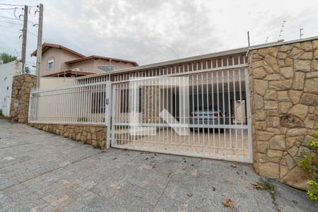 Casa à venda com 190m², 4 quartos e 3 vagas Casa à venda com 190m², 4 quartos e 3 vagasFachada