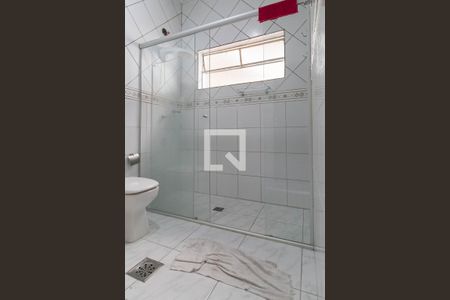 Casa à venda com 207m², 7 quartos e 4 vagasBanheiro da suíte 1