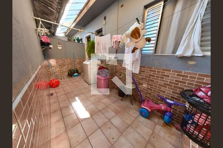 Casa à venda com 260m², 4 quartos e 2 vagas