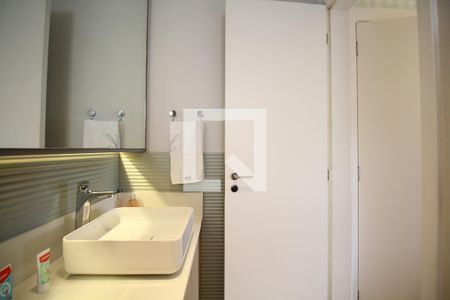 Apartamento à venda com 124m², 2 quartos e 3 vagasBanheiro da Suite 2