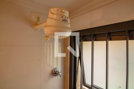 Casa à venda com 180m², 3 quartos e 4 vagas Casa à venda com 180m², 3 quartos e 4 vagasBanheiro