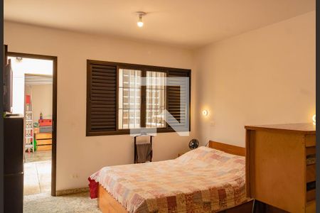 Casa à venda com 180m², 3 quartos e 4 vagas Casa à venda com 180m², 3 quartos e 4 vagasQuarto