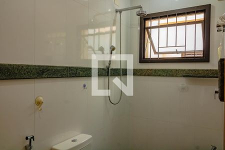 Casa à venda com 180m², 3 quartos e 4 vagas Casa à venda com 180m², 3 quartos e 4 vagasBanheiro