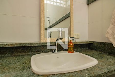 Casa à venda com 180m², 3 quartos e 4 vagas Casa à venda com 180m², 3 quartos e 4 vagasBanheiro