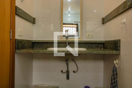 Casa à venda com 180m², 3 quartos e 4 vagas Casa à venda com 180m², 3 quartos e 4 vagasBanheiro