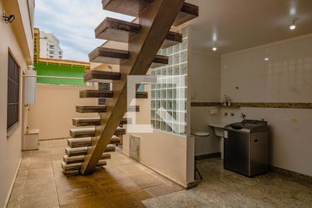 Casa à venda com 180m², 3 quartos e 4 vagas Casa à venda com 180m², 3 quartos e 4 vagasÁrea Externa