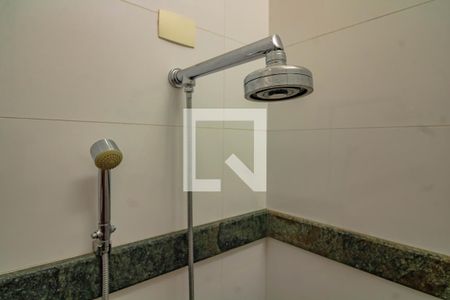 Casa à venda com 180m², 3 quartos e 4 vagas Casa à venda com 180m², 3 quartos e 4 vagasBanheiro