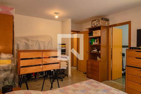 Casa à venda com 180m², 3 quartos e 4 vagas Casa à venda com 180m², 3 quartos e 4 vagasQuarto