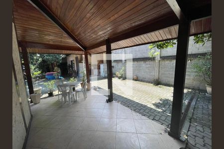Casa para alugar com 245m², 4 quartos e 5 vagas Casa para alugar com 245m², 4 quartos e 5 vagasÁrea Externa