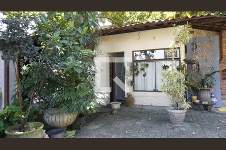 Casa à venda com 245m², 4 quartos e 5 vagasÁrea Externa