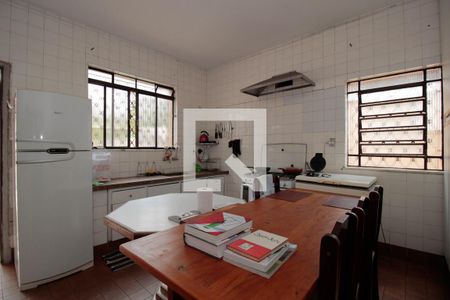 Casa à venda com 360m², 3 quartos e 3 vagas Casa à venda com 360m², 3 quartos e 3 vagasCozinha