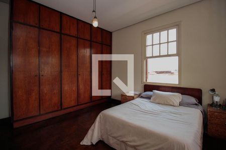 Casa à venda com 360m², 3 quartos e 3 vagas Casa à venda com 360m², 3 quartos e 3 vagasQuarto 2