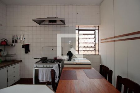 Casa à venda com 360m², 3 quartos e 3 vagas Casa à venda com 360m², 3 quartos e 3 vagasCozinha