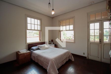 Casa à venda com 360m², 3 quartos e 3 vagas Casa à venda com 360m², 3 quartos e 3 vagasQuarto 2